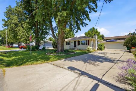 6671 NW 4th Court, Des Moines, Iowa 50313, USA