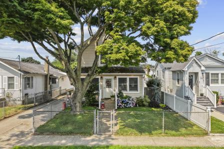 81 Wilson Avenue, Amityville, New York 11701, USA