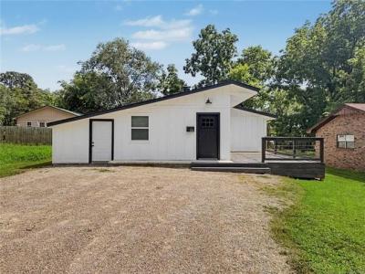 226 E Cedar Street, Stilwell, Oklahoma 74960, USA