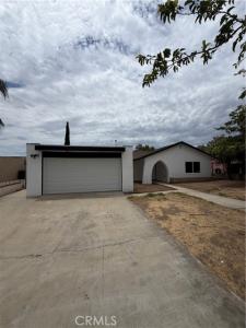 527 W 10th, Perris, California 92570, USA