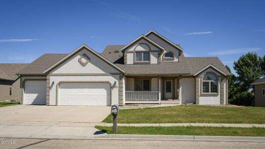 800 Saddle Ridge Road, Bismarck, North Dakota 58503