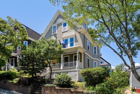 17 Windermere Road, Boston, Massachusetts 02125, USA