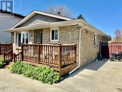 349 BANBURY CRESCENT, London South (south T), Ontario N5Z 4V1, Canada