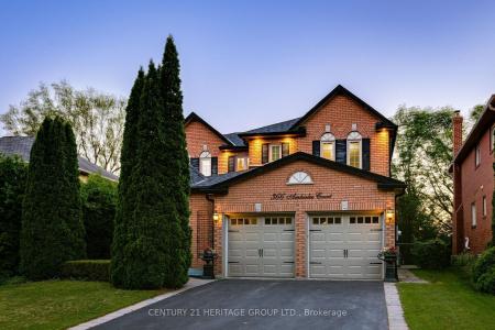 366 AMBERLEE COURT, Newmarket, Ontario L3X 1E7, Canada