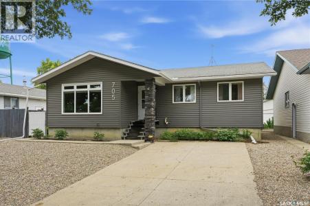 705 MAIN STREET, Rosetown, Saskatchewan S0L 2V0, Canada