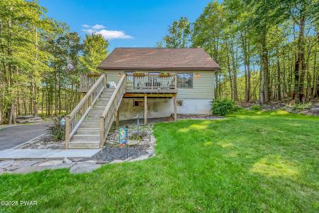 1019 Maplewood Dr, Newfoundland, Pennsylvanie 18445, États-Unis