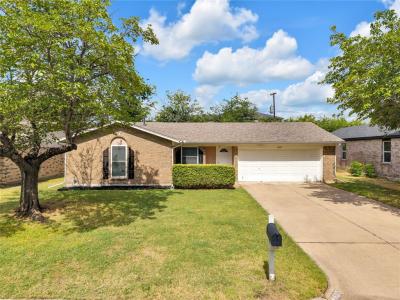 6075 Lalagray Lane, Watauga, Texas 76148, USA