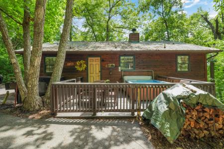 615 Iron Mountain Rd, Pigeon Forge, Tennessee 37863, USA