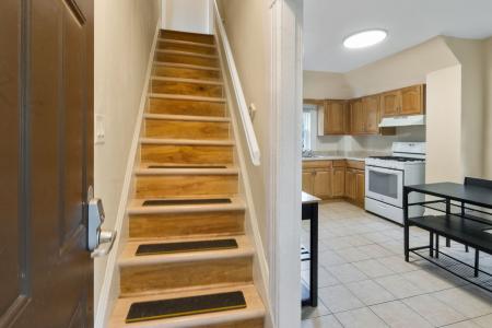 12 Dey St., Montclair, New Jersey 07042, USA