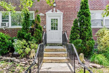 17 Leewood Circle #6R, Eastchester, New York 10709, USA