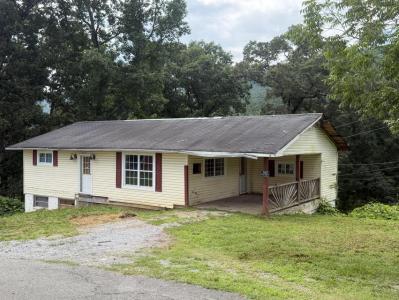 211 S Oak Street, Whitwell, Tennessee 37397, États-Unis