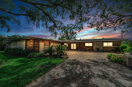 861 Rafael Blvd NE, St Petersburg, Флорида 33704, Соединенные Штаты