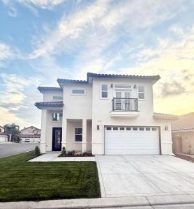 169 Lake Drive, Lemoore, California 93245, USA