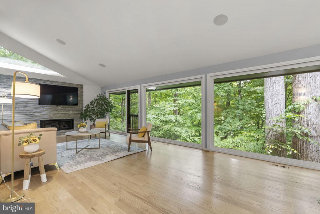 5517 Mohican Road, Bethesda, Maryland 20816, USA