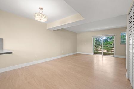 11099 NW 7th Street, Miami, Florida 33172, USA