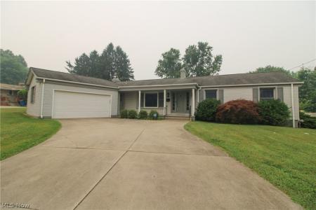 2985 Heatherbrae Drive, Youngstown, Ohio 44514, USA