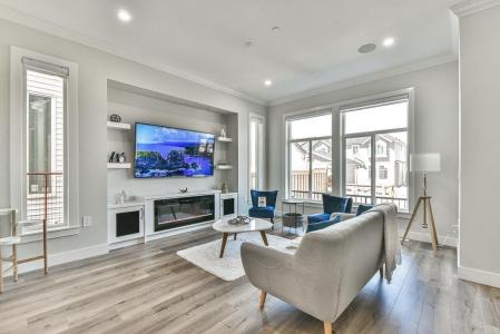 19644 74A AVENUE, Langley, British Columbia V2Y 3G6, Canada