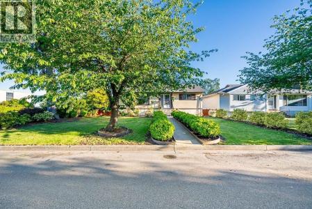3796 PETER STREET, Burnaby, كولومبيا البريطانية V5J 1N4, كندا 