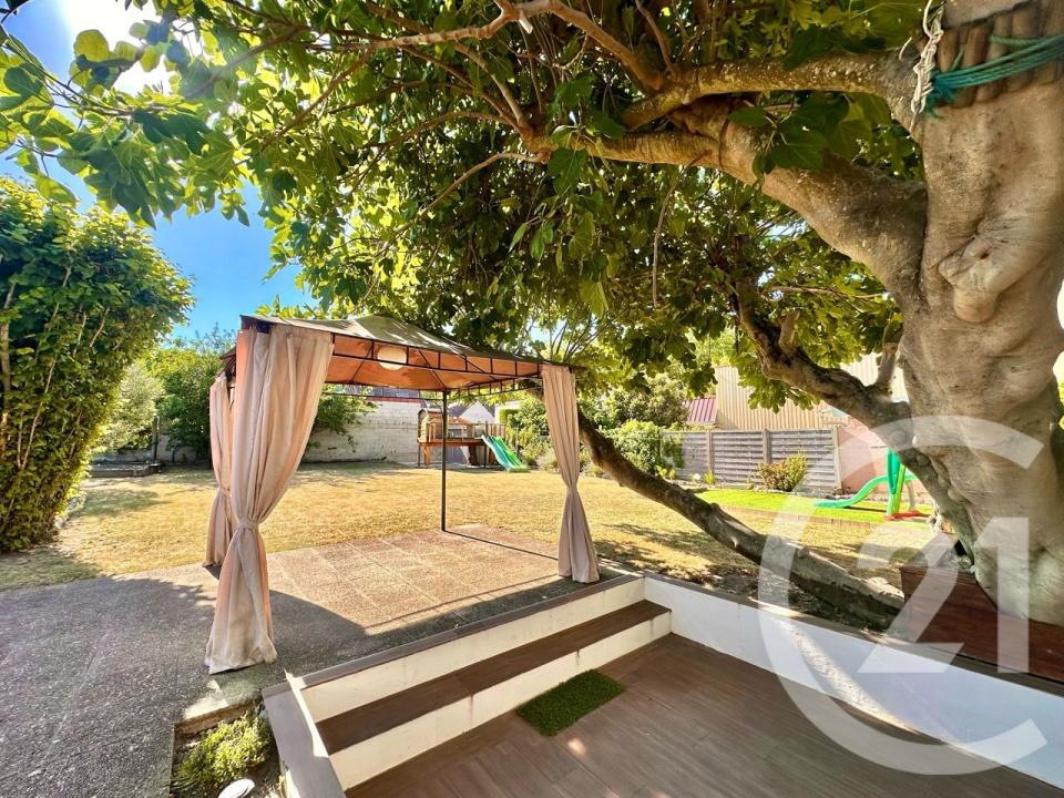 Vaujours, Île-de-France 93410, France