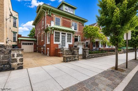 204 Palisade Ave, Union City, New Jersey 07087-5207, USA