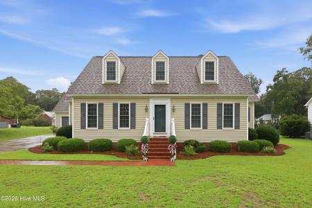 2512 Hickory Street, New Bern, North Carolina 28562, USA