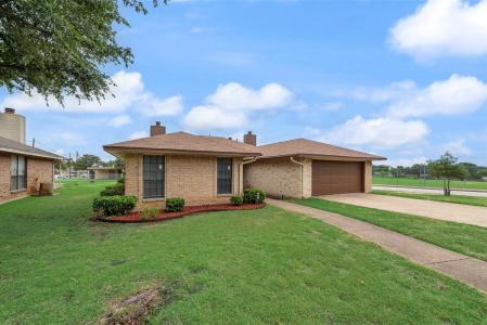 215 Silver Creek Drive, Duncanville, Texas 75137, USA