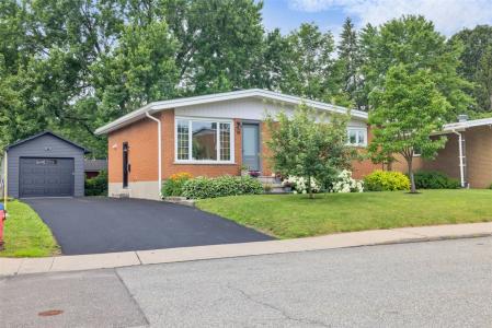 58  Rue Lessard, Gatineau (Hull), Québec J8Y 1M7, Canada