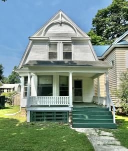 86 S Howell Street, Hillsdale, Michigan 49242, USA