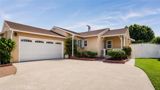 8115 Brimfield, Panorama City, California 91402, USA