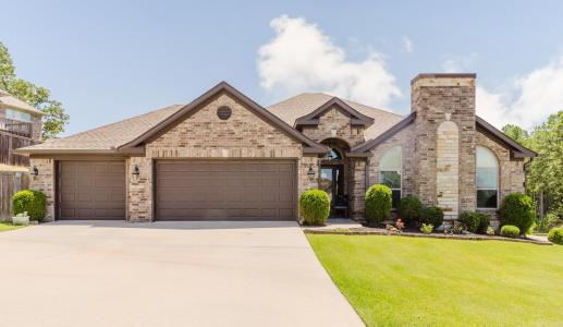 102 Majestic Circle, Maumelle, Arkansas 72113, USA