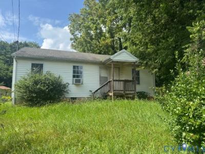 212 W 5th Street , 1, Chase City, Virginia 23924, USA