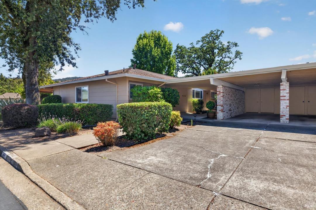 402 Meadowgreen Dr, Santa Rosa, Californie 95409, États-Unis