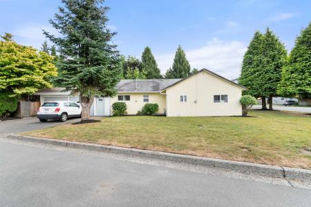 9570 VICTOR STREET, Chilliwack, British Columbia V2P 5B4, Canada