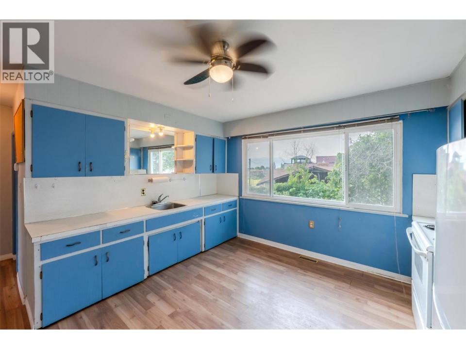 8903 74TH AVENUE, Osoyoos, קולומביה הבריטית V0H 1V0, קנדה