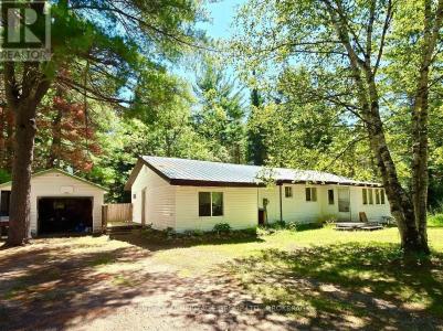 19473 41 HIGHWAY, Addington Highlands (addington Highlands), Ontario K0H 1K0, Canadá