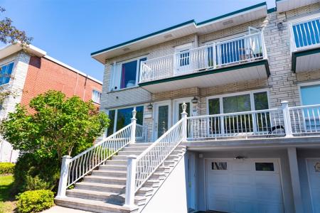 9049-9051  Rue de Godbout, Montréal (LaSalle), Québec H8R 2H7, Canada