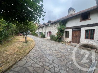 Arpajon Sur Cere, Auvergne 15130, Frankreich