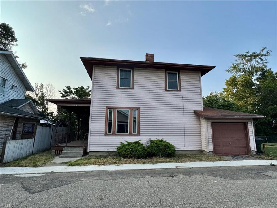 814 Grandview Avenue, Coshocton, Ohio 43812