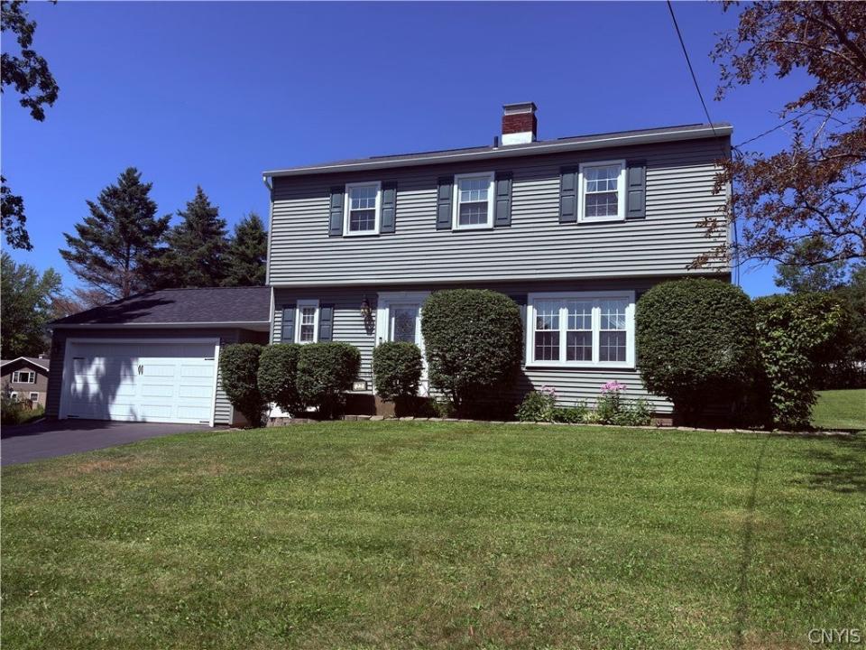 22 Mccracken Drive, Oswego, New York 13126