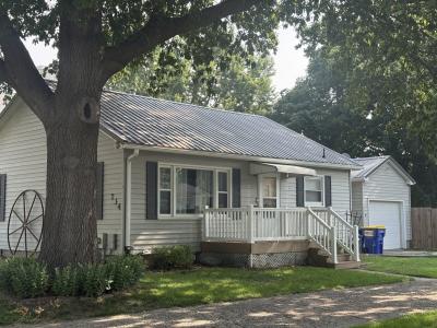 734 S 4th Ave., Washington, Iowa 52353, USA