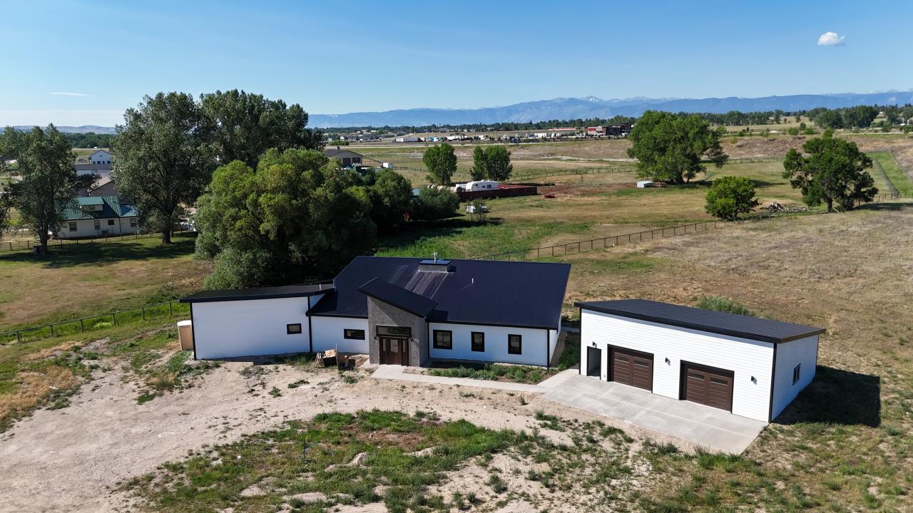 106 Decker Road, Sheridan, Wyoming 82801, USA