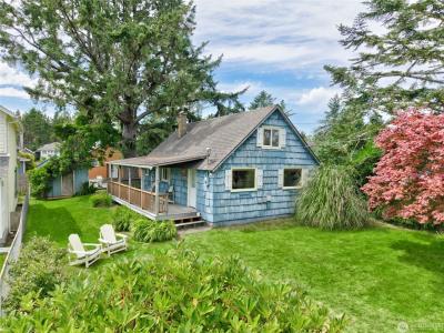 4509 L Place, Seaview, Washington 98644, USA