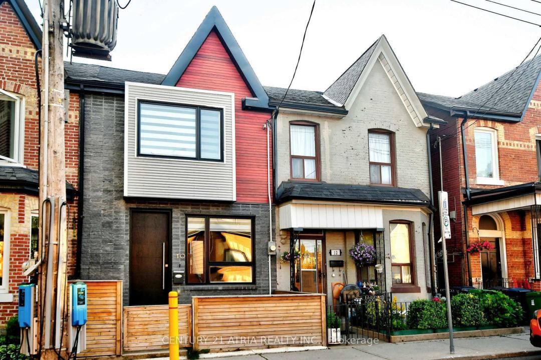 10 PALMERSTON AVENUE, Toronto, أونتاريو M6J 2H7, كندا