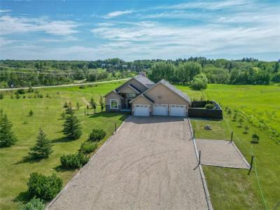 207 BURNETT ROAD NORTH, Onanole, Manitoba R0J 1N0, Kanada