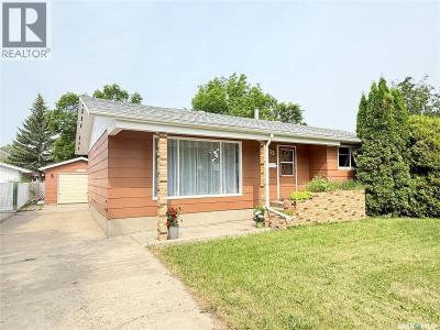 715 BRIMACOMBE DRIVE, Weyburn, Saskatchewan S4H 2P7, Canada