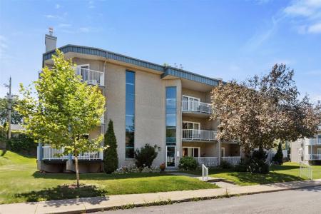 706 Place de Monaco, Laval (Chomedey), Quebec H7N 6G1, Canada