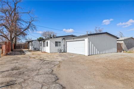45445 Cedar Ave., Lancaster, Californie 93534, États-Unis