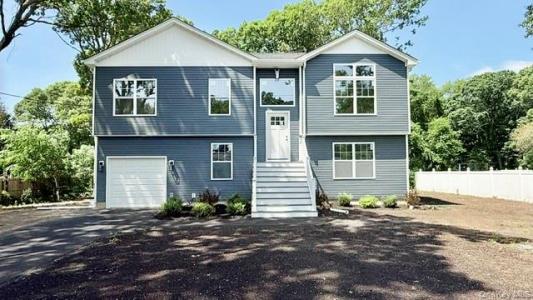 90 Church Drive, Mastic Beach, New York 11951, USA