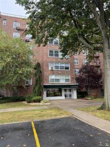 211-40 18th Avenue, 4J, Bayside, New York 11360, Stati Uniti