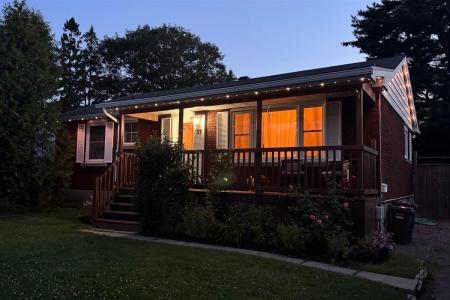 37  Rue Brady, Gatineau (Hull), Québec J8Y 5L3, Canada